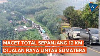 Jalan Sumatera Macet Sepanjang 12 Km Kendaraan Sulit Bergerak