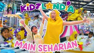 SEHARIAN MAIN DI KIDZLANDIA l SERU BANGET MAIN PEROSOTAN PANJAT TEBING MANDI BOLA