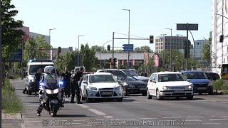 Chaotic German Police Escort for US diplomats in Berlin GER  15.5.2022