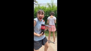 พี่เคทโดนบรีแอนน่าแกล้ง กระโปรงเปียกแน่ The funniest prank by Brianna #Shorts