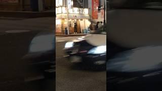 Japanese cops ignore group of drunks fighting in the streets #cops #japan