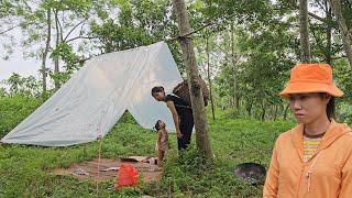 Nhung went looking and found Quyen and her daughter and persuaded them to return to the bamboo house