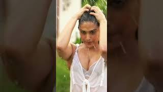 Sexy hot bollywood actress Naina Ganguly hot in rain 