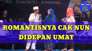 Romantisnya Cak Nun Dan Bunda Novia Kolopaking Didepan Umat Melantunkan Lagu Tembang Kenangan