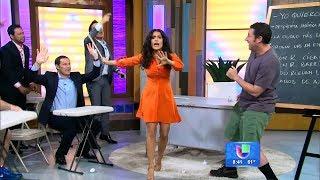 Salma Hayek en vestido naranja