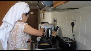 How to make crepes  with strawberry and choco syrup simple and easy by Kaye Torres