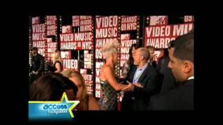 Shakira Access Hollywood   2009 VMA Red Carpet Interview by ShakiraMedia shakiramedia com