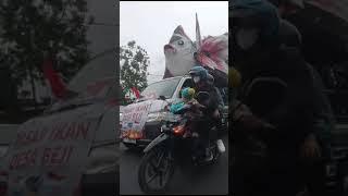 Mobil hias di carnaval menara Teratai