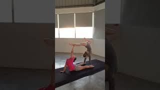 Mas trucos de acrobacias en duo ahora con el grupo kids #acrodance #acro #acrobacias #acrobatics
