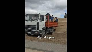 В Гродно началась установка обновлённой композиции по мотивам фильма Белые Росы