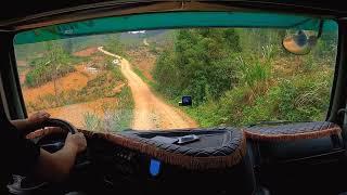 driving HOWO 380  Carrying 30 tons through a narrow road is extremely dangerous  cabin view