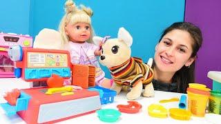 Ayşe Gül ve Loli için Play Doh yazar kasa seti alıyor. Hamur oyunları