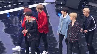 BTS Taehyung and EXO Baekhyun interaction Pyeongchang rehearsal