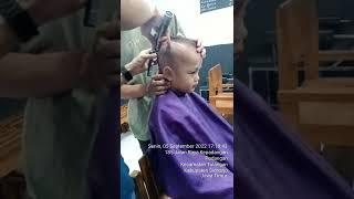 Aufa potong rambut mohak