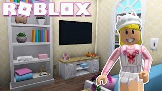 Tiny House Living Roblox Welcome to Bloxburg BETA  Day Off