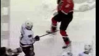 Jarkko Ruutu owns Dion Phaneuf