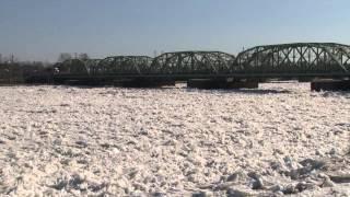 Delaware River frozen in Trenton ice jams may cause flooding