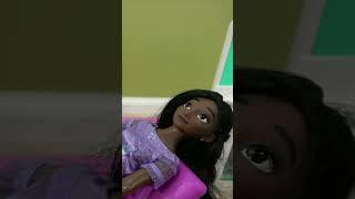 Barbie Hospital Story Helping Isabella w Broken Leg #shorts