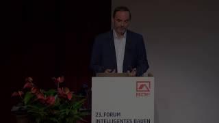 Redner Prof. Dr. Ulrich Reinhardt auf der Veranstaltung Forum Intelligentes Bauen“ des BDF