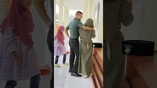 Anggota TNI Prank Adik di Pondok saat istirahat Sekolah