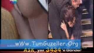 Sibel Can Ayağı Takılınca Frikik Veriyor Tumguzeller.Org