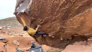 Moe’s Valley Bouldering - Pink Lady V6