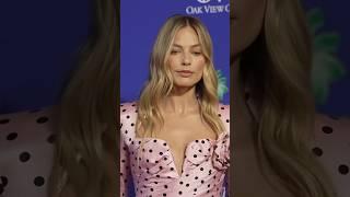 Margot Robbie at award show