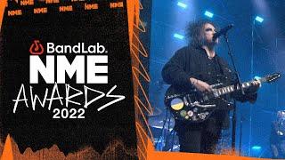 CHVRCHES and Robert Smith perform Just Like Heaven at the BandLab NME Awards 2022