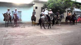 con la banda en el zocalo de tlalchapa