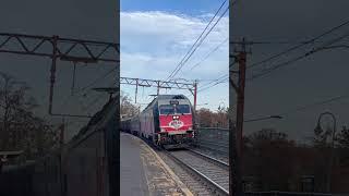 NJT 853 arriving at Maplewood with NJT 4503 *Atlas* leading