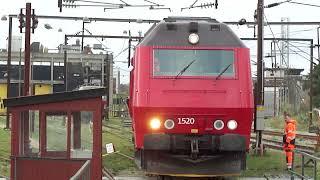 DSB Diesel ME 1520 sounds horn and runs onto turntable in Copenhagen