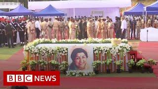 Singer Lata Mangeshkar cremated in Mumbai with full state honours -  BBC News