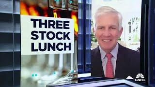 Three-Stock Lunch Apple Pfizer and Delta Air Lines