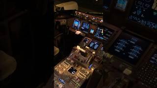 Beautiful Boeing 777 cockpit #boeing777 #boeinglovers #aviation #aviation