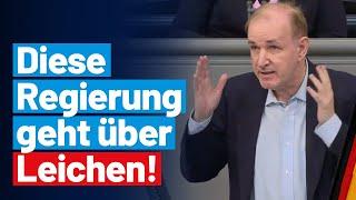 Gottfried Curio attackiert die Altparteien für ihre Migrationspolitik - AfD-Fraktion im Bundestag
