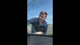 В Челнах мужчина выбил стекло чтобы забрать ребенка