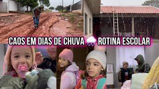 A LUTA PRA IR A ESCOLA EM DIA DE CHUVA COM 4 FILHOS  ROTINA COMEÇA AS 0530 DA MANHÃ 