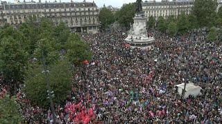 Milhares de pessoas protestam contra a extrema direita na França  AFP