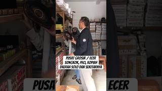 Disini tempatnya jual songkok peci kopiah.