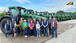 10 auf einen Streich - 10 neue JOHN DEERE Traktoren für den landwirtschaftlichen Betrieb Besenthal