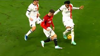 Mason Mount is doing his best for Manchester United