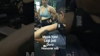 Mpok Yani Lagi Jadi Guru HONORER