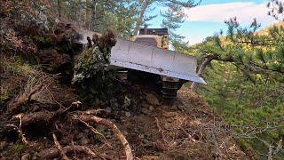 How does a bulldozer create new roads by cutting through hills? #bulldozer #caterpillar