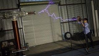 How Giant Tesla Coils Work with ArcAttack