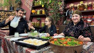 Oma kocht ein sehr leckeres Gericht EIN SÜSSES REZEPT FÜR JEDEN