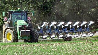 John Deere 8R 340 + Lemken Vari Diamant beim Pflügen