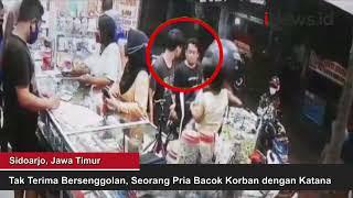 Seorang Pria Bacok Korban dengan Katana Terekam CCTV