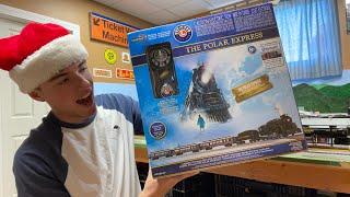 Unboxing & Running the Brand New Lionel LionChief 5.0 Polar Express Train Set w Bluetooth