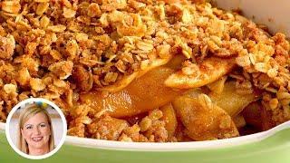 Professional Baker Teaches You How To Make APPLE CRISP