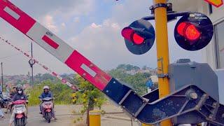 Indonesia Railway crossing Compilation  Fantastis Palang Pintu Kereta Api Bogor Krl Listrik 2024